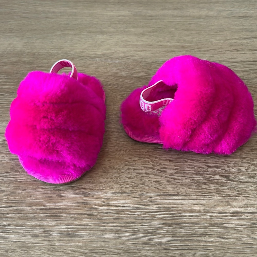 NWT infant Fluff Yeah Uggs